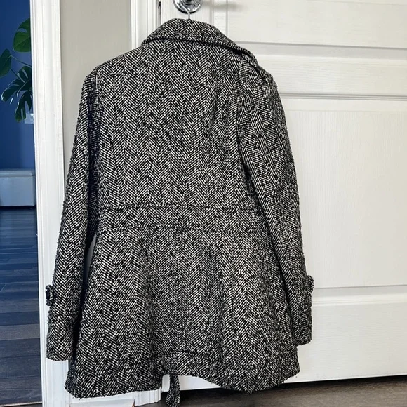 Forever 21 Winter Jacket - Picture 10 of 10